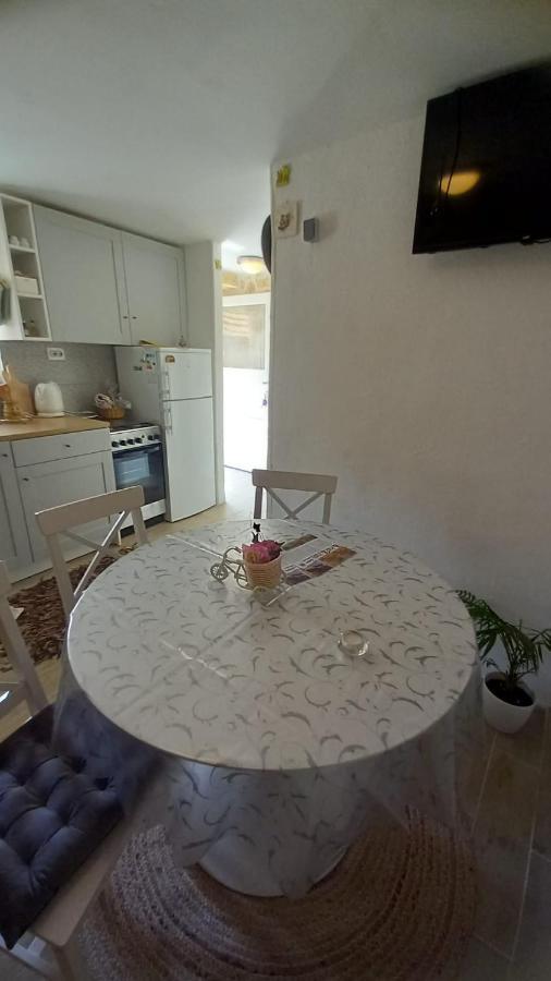 Apartament Apartman Niki, Medov Dolac - Lovreć Zewnętrze zdjęcie